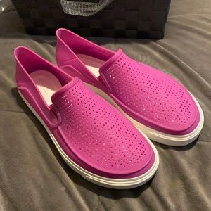 Bright pink Iconic Comfort Crocs for summer